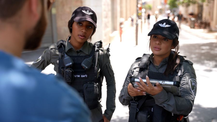 القدس : الشرطة تقبض على مشتبهين بالسرقة خلال الحرب